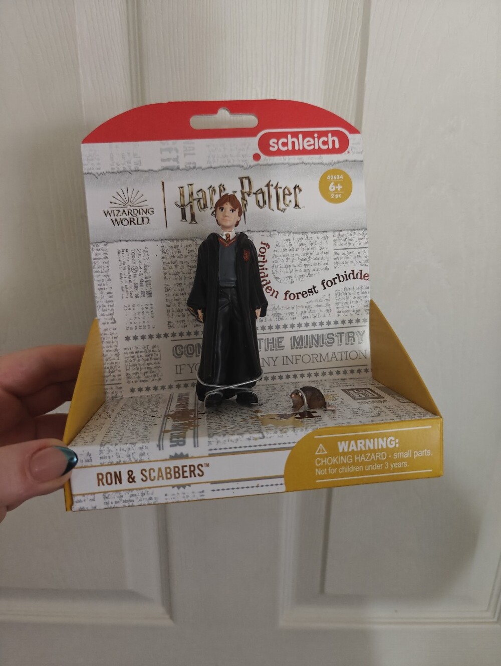 HARRY POTTER Ron Weasley And Scabbers Figurine Toy